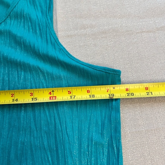 Turquoise Textured Ruffle-Front Sleeveless Tank Top - Picture 7 of 9